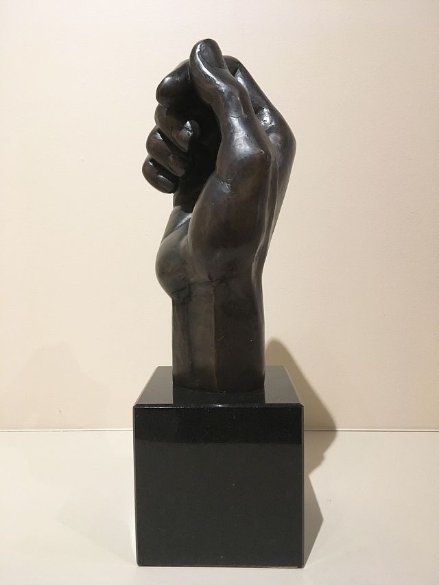 Marilyn McGrath

_The Artist's Hand_ 
33x18x15cm bronze